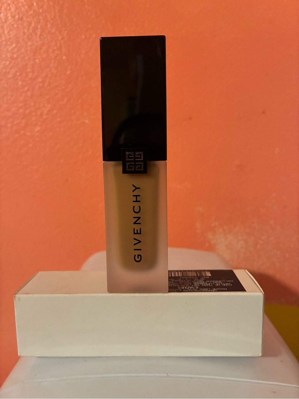 Givenchy Liquid Foundation - Beige with Black Cap